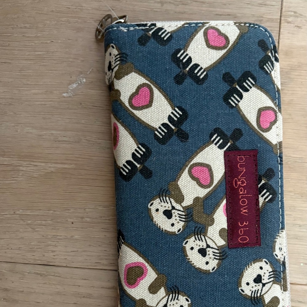 Bungalow 360 canvas wallet